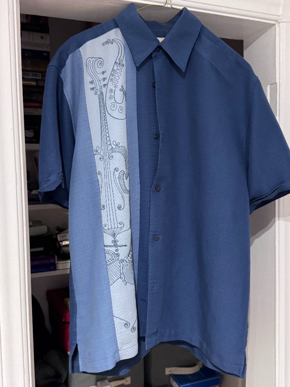 🌴✨ Cubavera Embroidered Short Sleeve Shirt – Refined Resort Elegance | Size M ✨